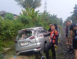 Dihantam KA, Minibus Xpander Ringsek, 1 Orang MD