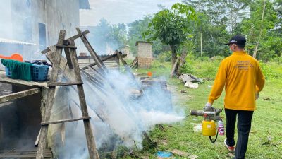 Cegah DBD, Puskesmas Burnai Mulya Lakukan Fogging
