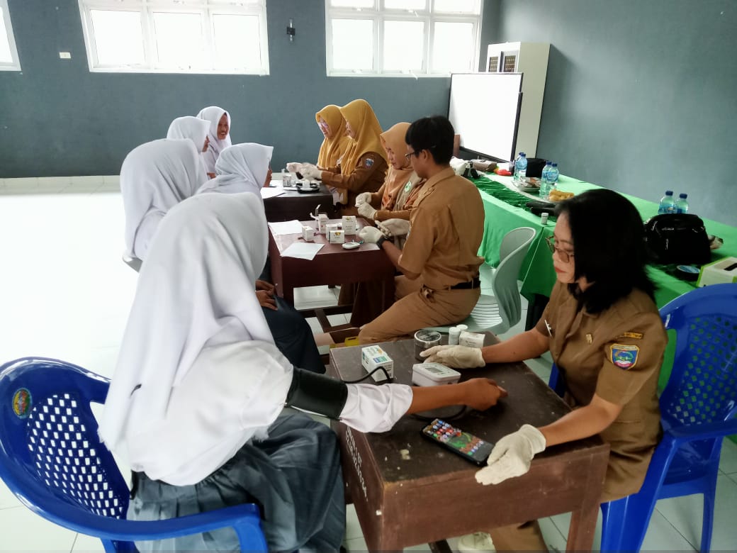 Puskesmas Burnai Mulya Gelar CKG di SMKN 01 Semendawai Timur