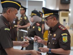 Kajati Lampung Lantik 14 Pejabat Baru, Mahmudin Jabat Kajari Waykanan