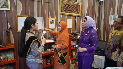 Stand Festival Literasi OKU Timur Curi Perhatian Pengunjung