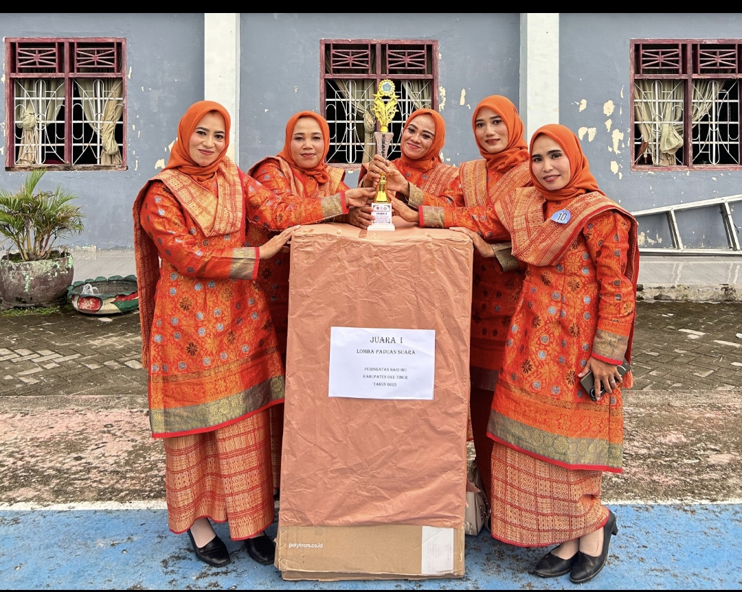 Muslimat NU OKU Timur Raih Juara 1 Lomba Paduan Suara Hari Ibu 2025